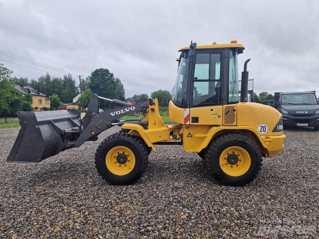 Volvo L 30 Hjullastere