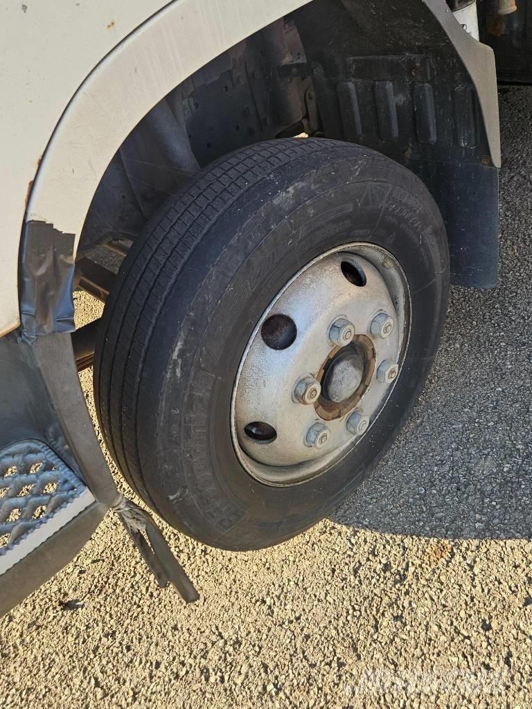 Jinwoo JW280 Bilmontert lift