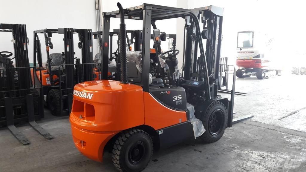 Doosan D35 C-5 Diesel Trucker