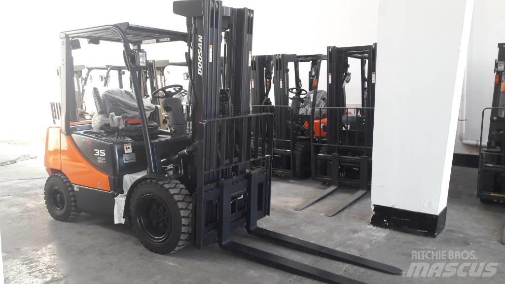 Doosan D35 C-5 Diesel Trucker