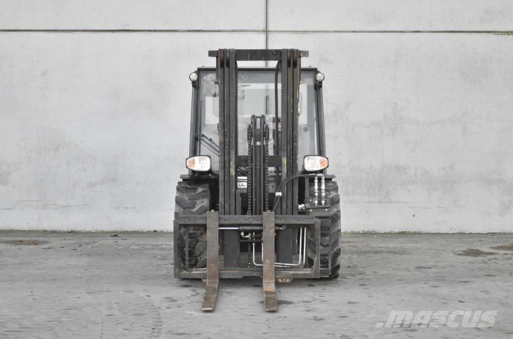 Manitou MC 30-4 Diesel Trucker