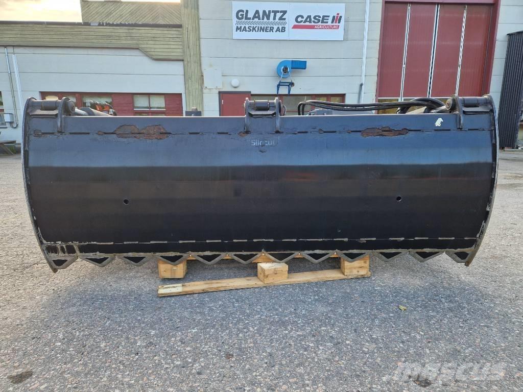 Ålö Silocut 230 . S-BM Frontlaster ektrautstyr