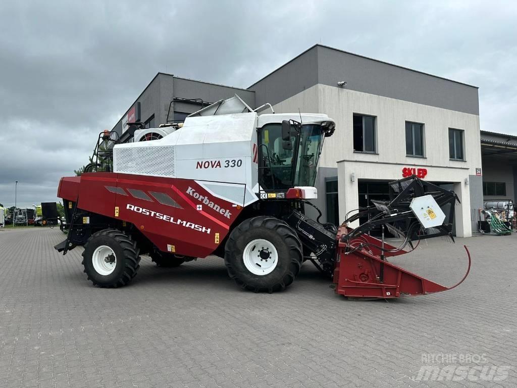 Rostselmash Nova330 Skurtreskere