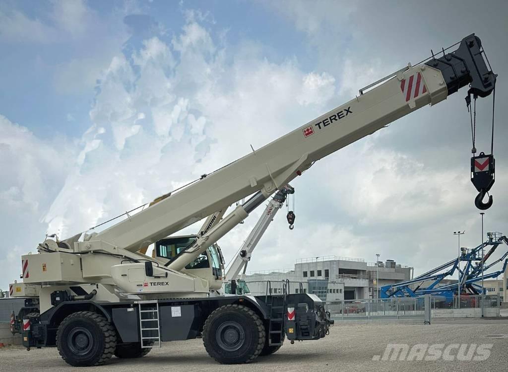 Terex Quadstar 1075 Røff terreng kraner