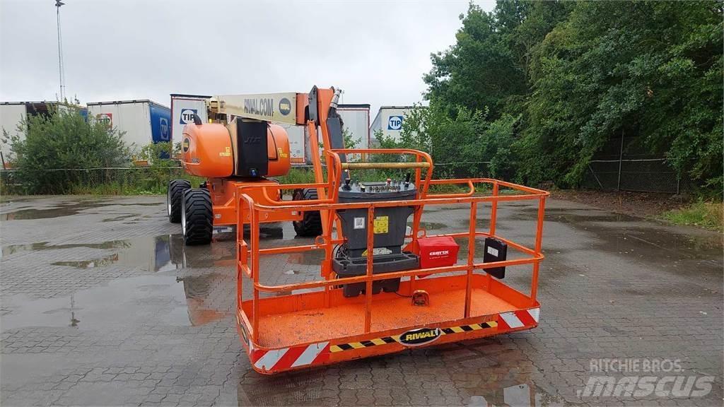 JLG 800AJ Leddede bomlifter