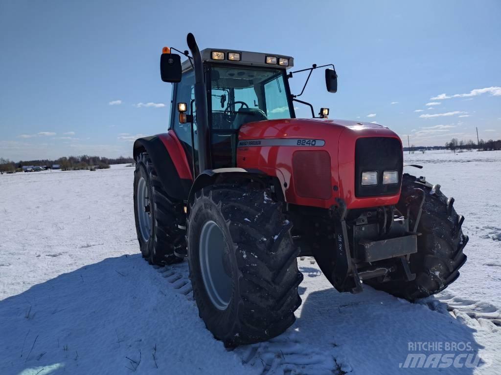  MasseyFergyson 8240 Traktorer