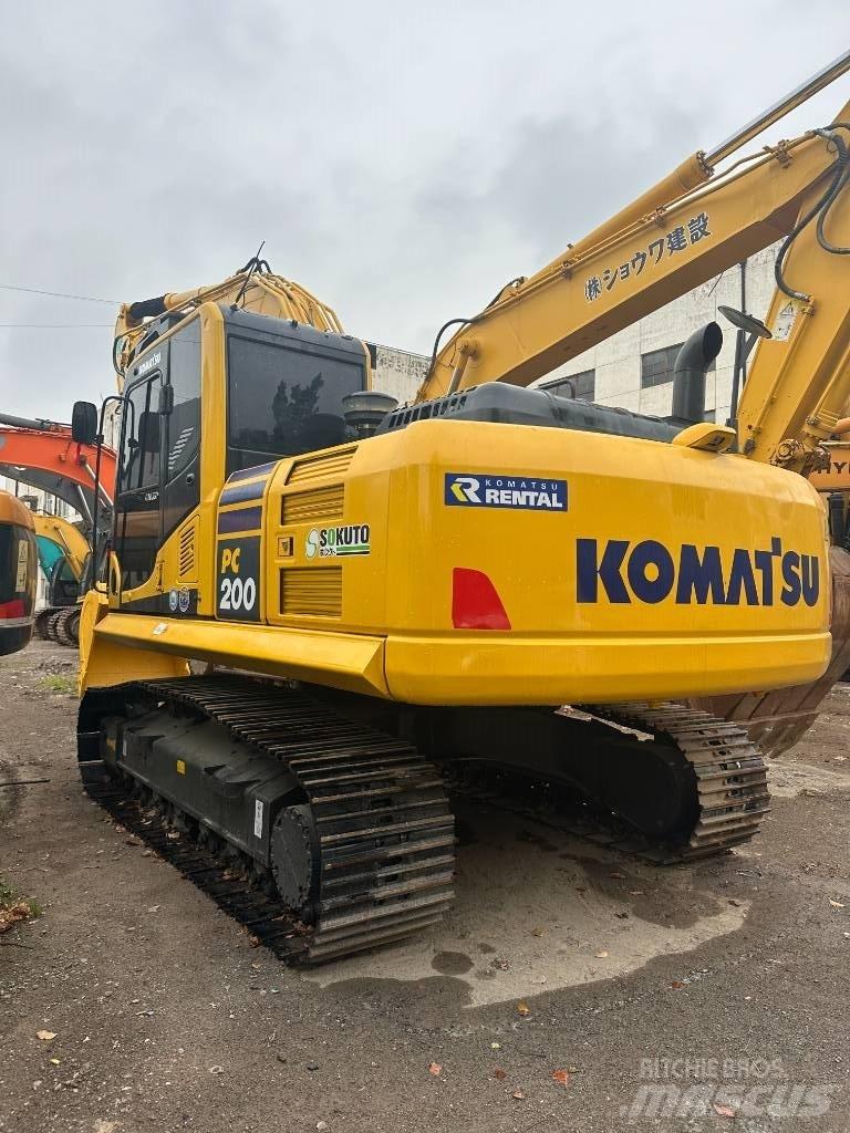 Komatsu PC 200-8 Beltegraver