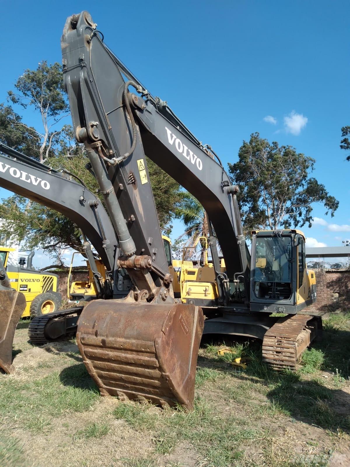 Volvo EC 250 D L Beltegraver