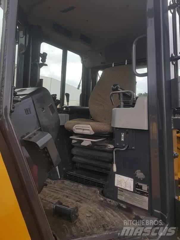 Komatsu D 51 EX-22 Dozere Beltegående