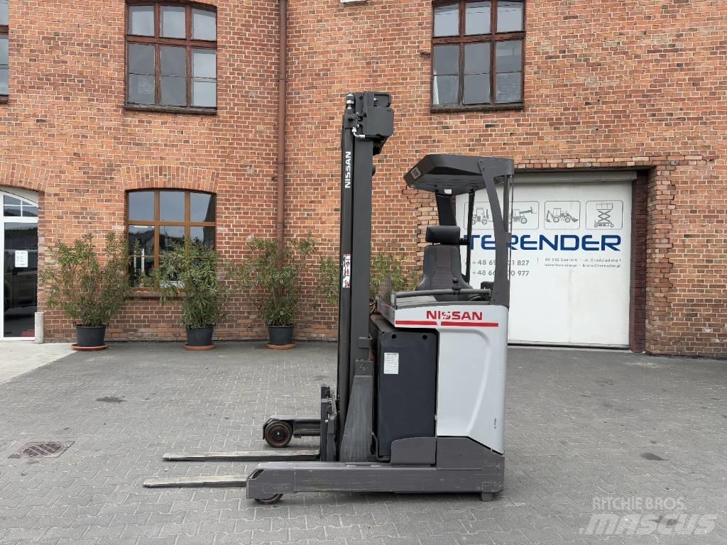 Nissan ULS 120 Skyvemasttruck