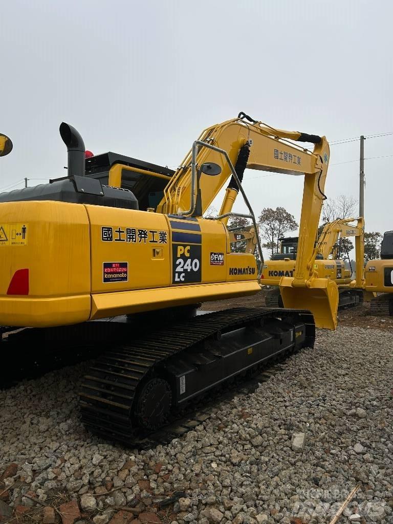 Komatsu 240-8 Beltegraver