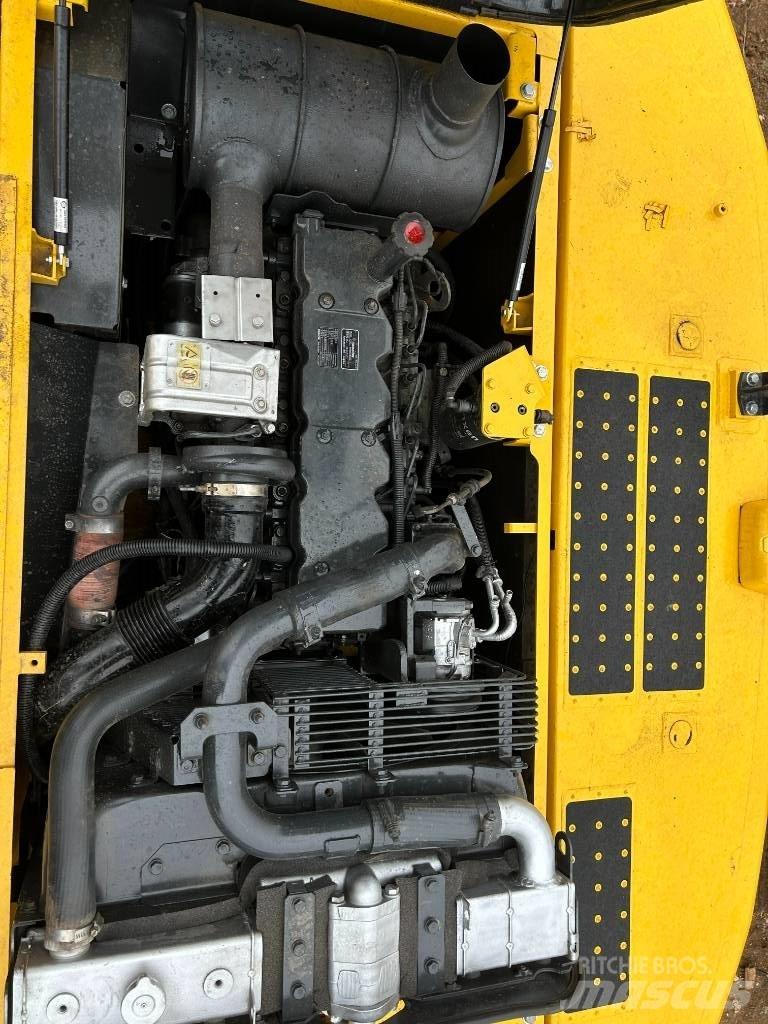 Komatsu 240-8 Beltegraver