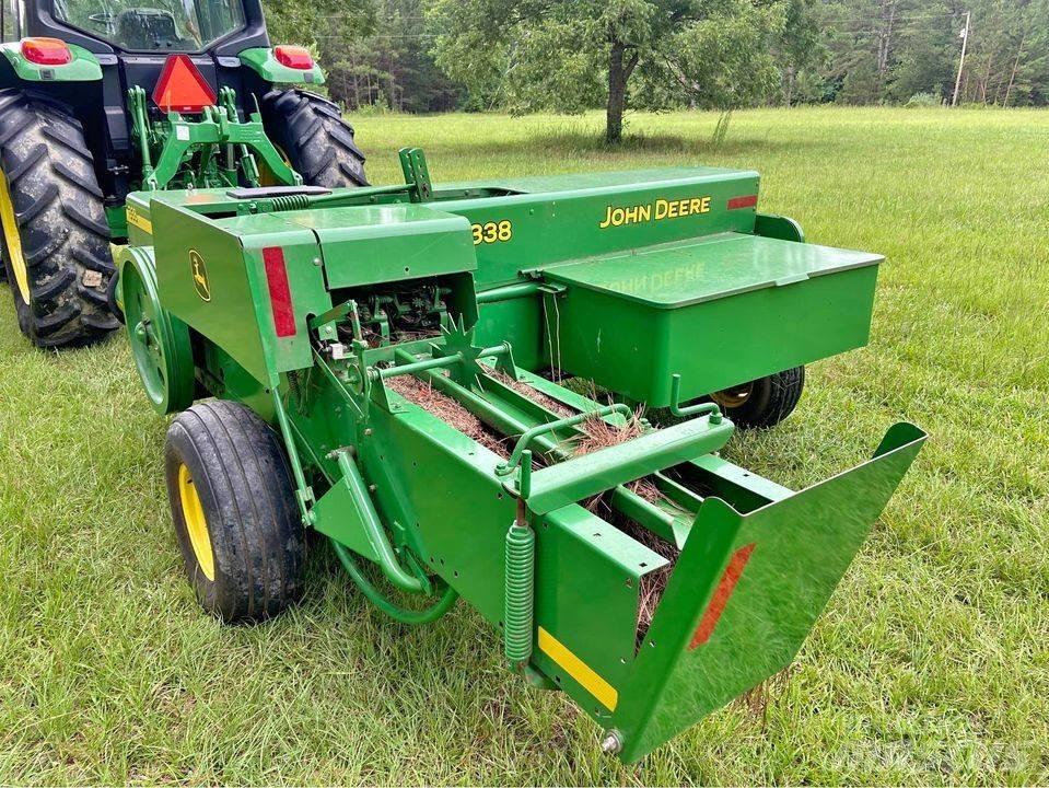 John Deere 338 Baler Firkantpresser