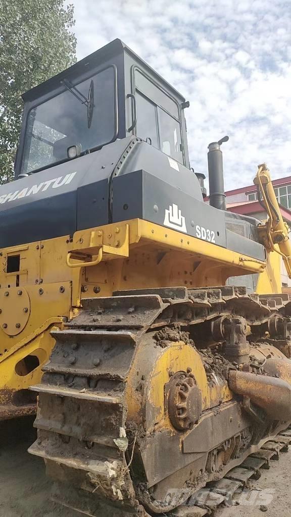 Shantui SD 32 Dozere Beltegående