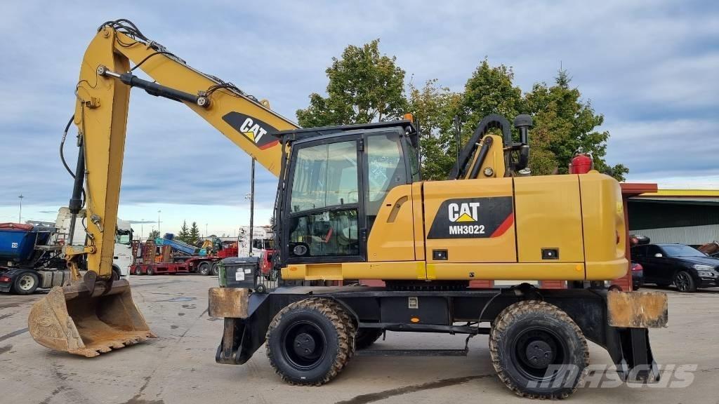 CAT MH 3022 Gravemaskiner for avfallshåndtering