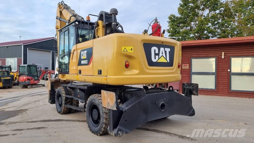 CAT MH 3022 Gravemaskiner for avfallshåndtering