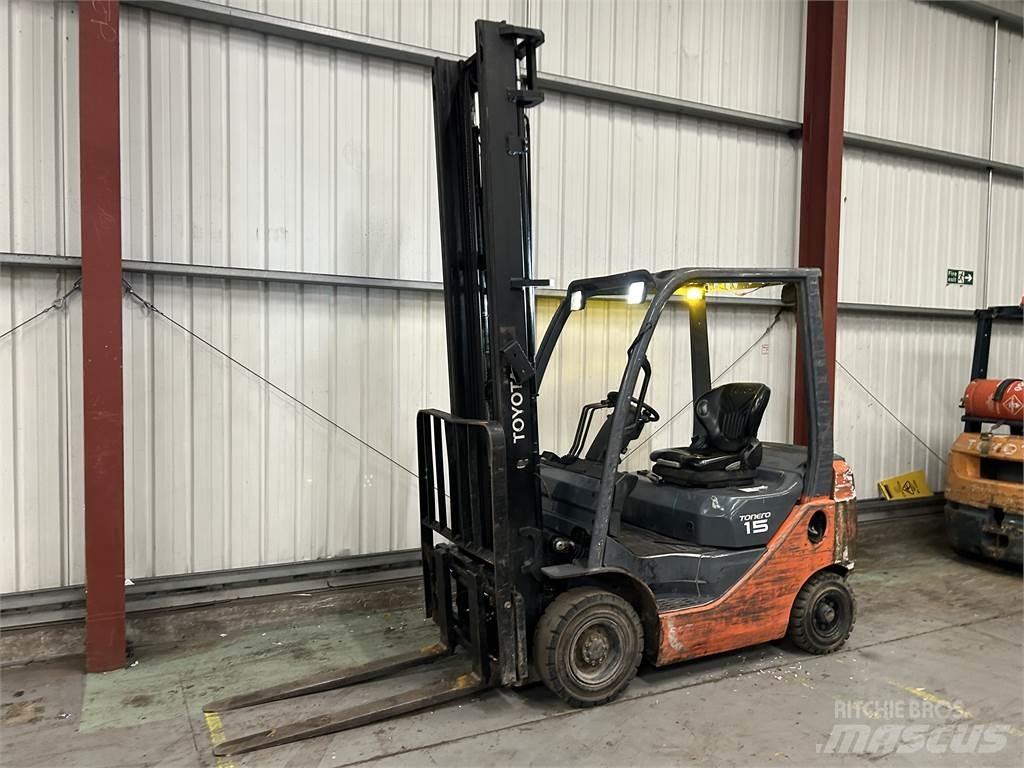 Toyota 02-8FDF15 Diesel Trucker