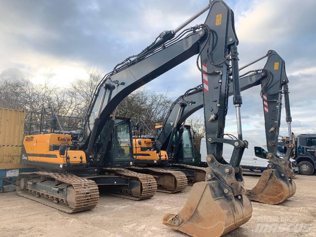 Hyundai HX220A L Beltegraver