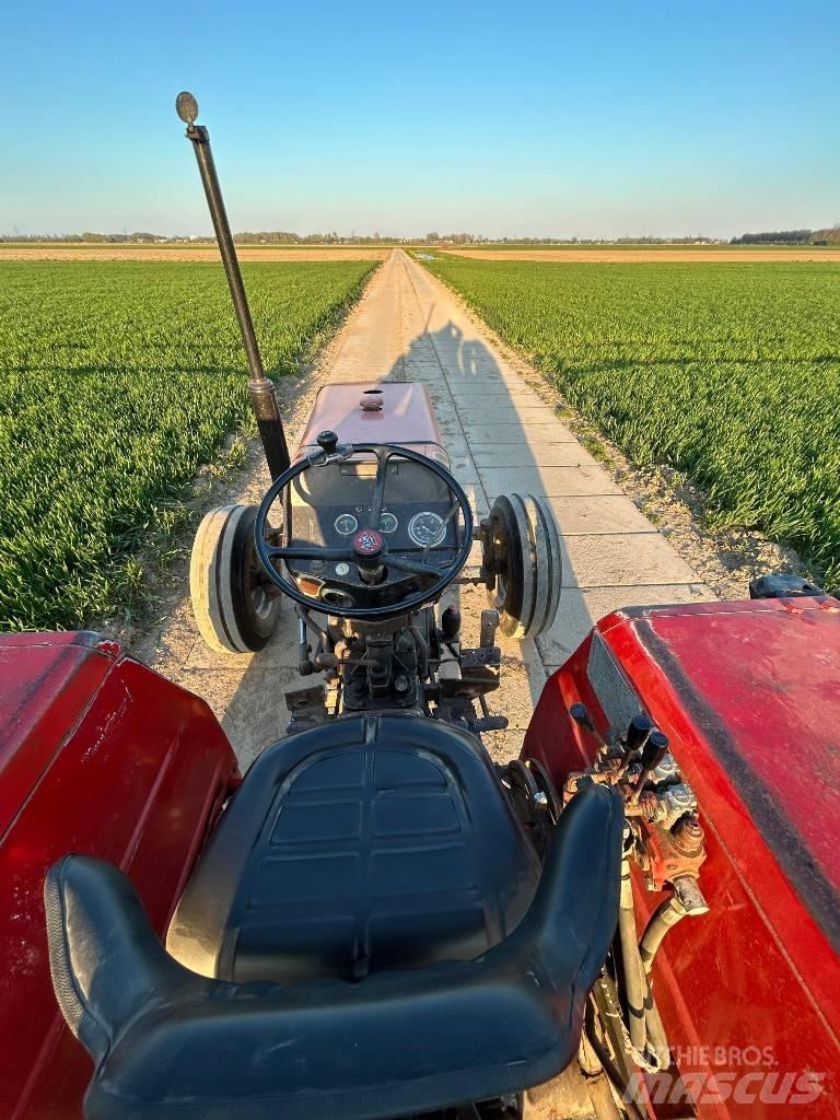 Massey Ferguson 240 Traktorer