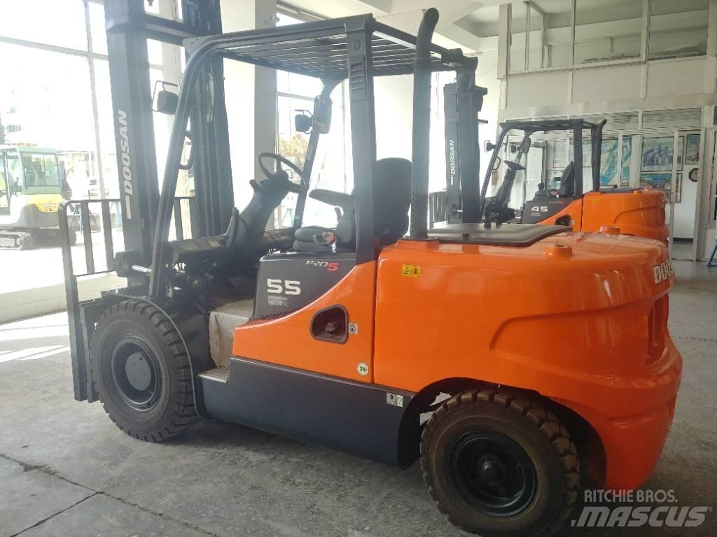 Doosan D55 SC-5 Diesel Trucker