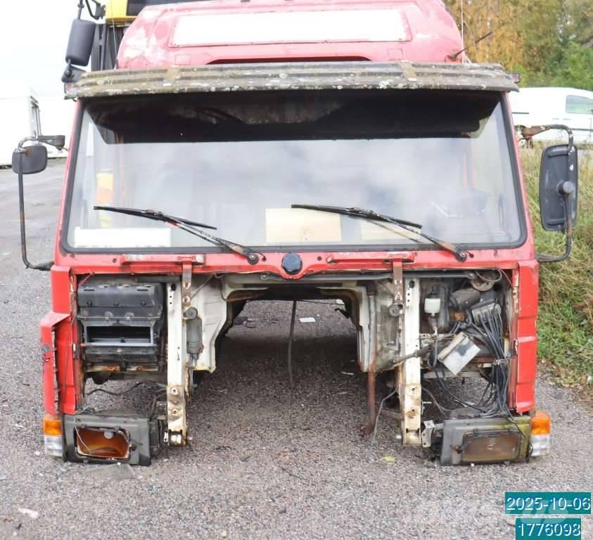 Scania P 82 M Førerhus og Interiør