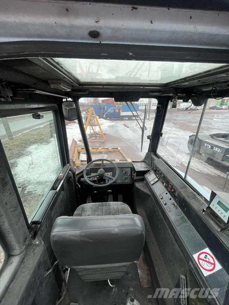 Sisu TRX181 Terminaltraktor