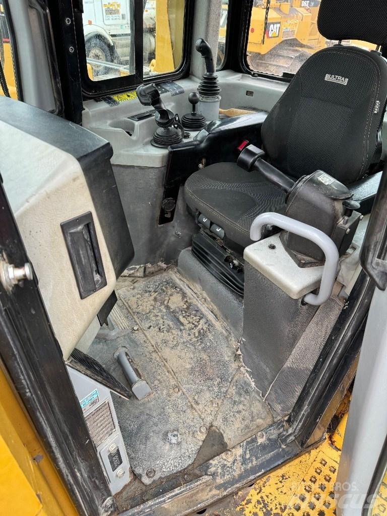 CAT D 6 T XW Dozere Beltegående
