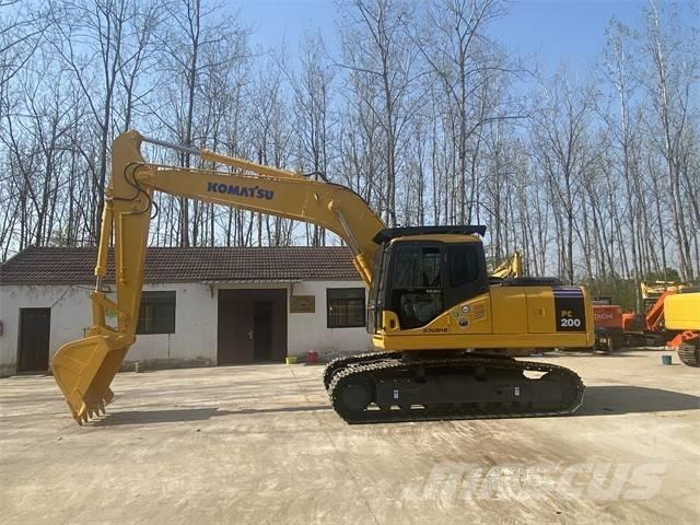 Komatsu PC200-7 Beltegraver