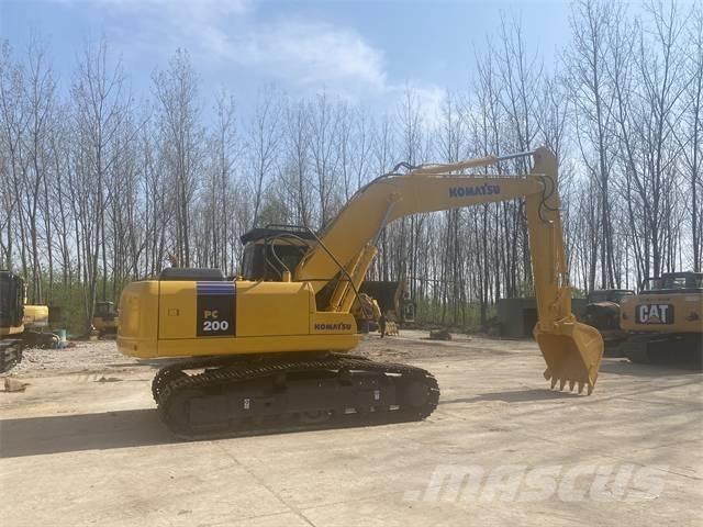 Komatsu PC200-7 Beltegraver
