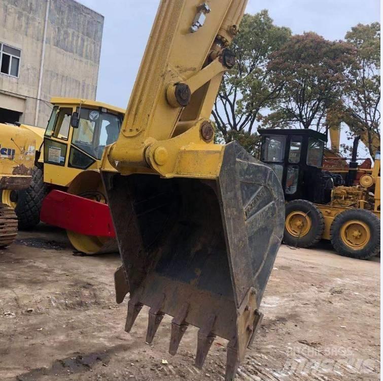 Komatsu pc220-8 Beltegraver