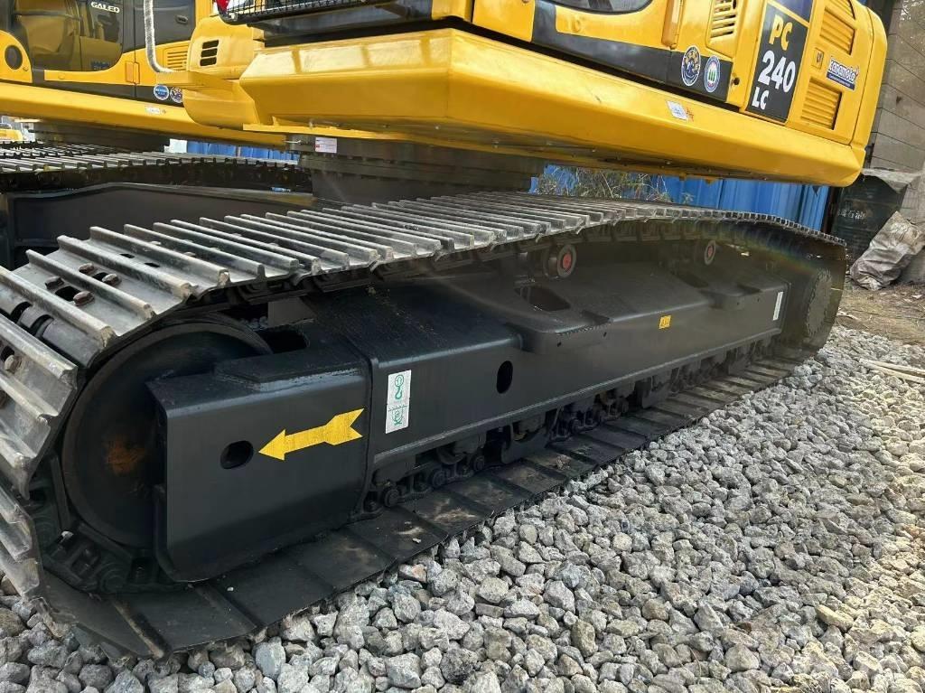Komatsu 240-8 Beltegraver