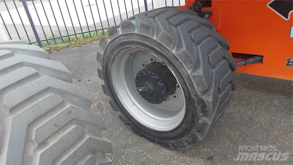 JLG 680SGW+ Teleskop bomlifter