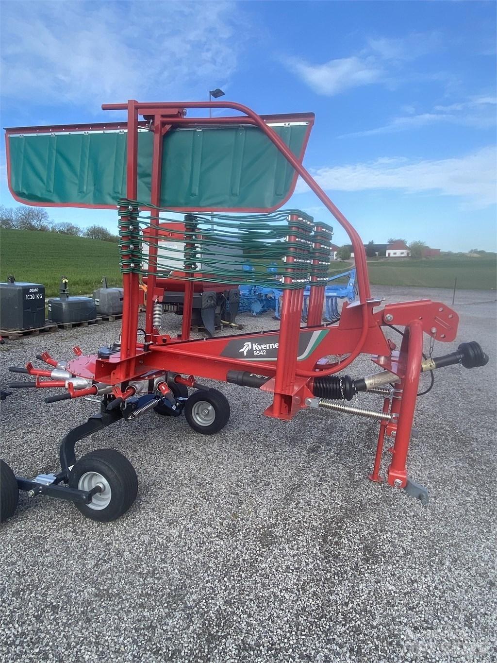 Kverneland 9542 Svanser
