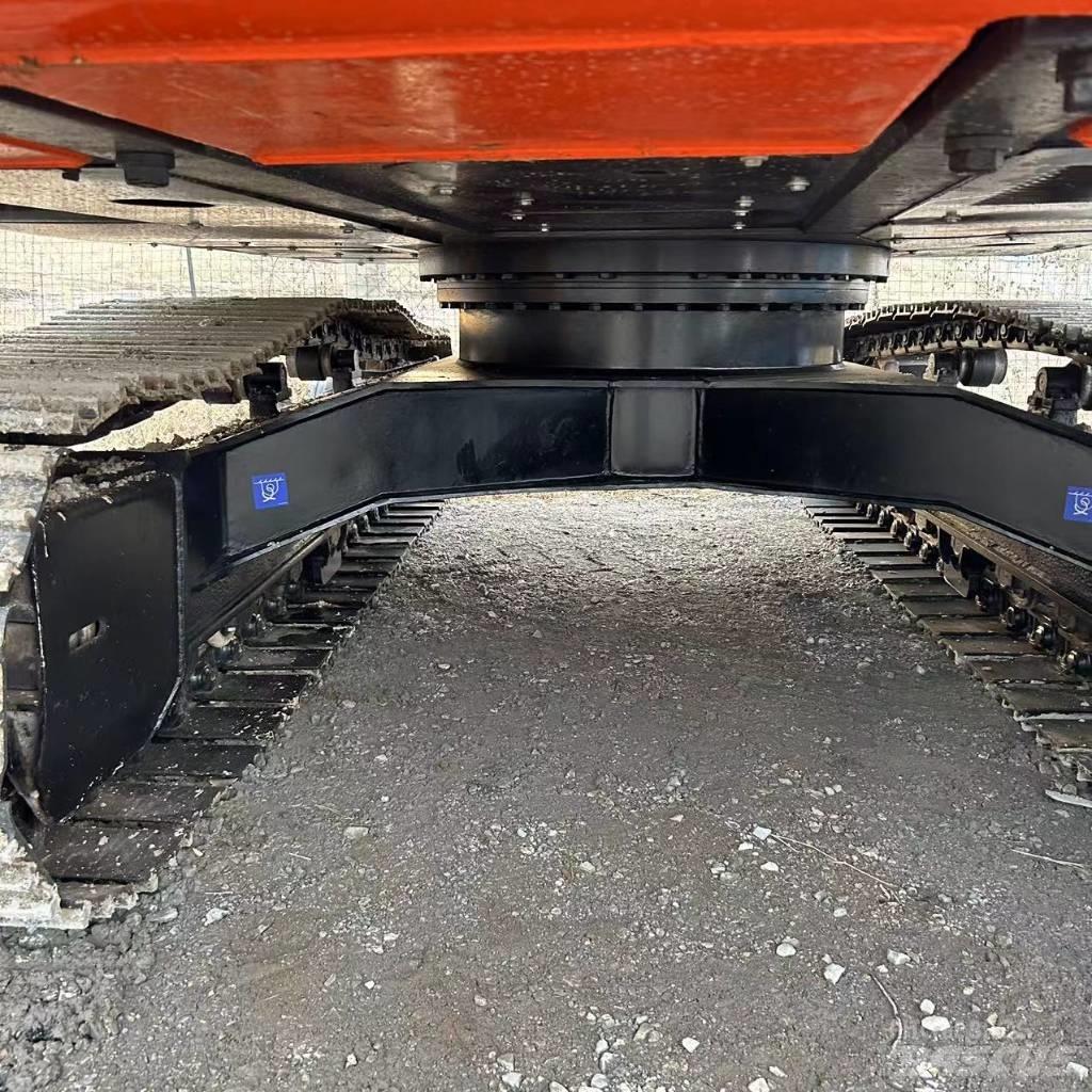 Hitachi ZX 200 Beltegraver