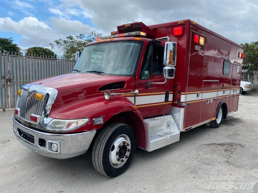 International 4300 Ambulanse