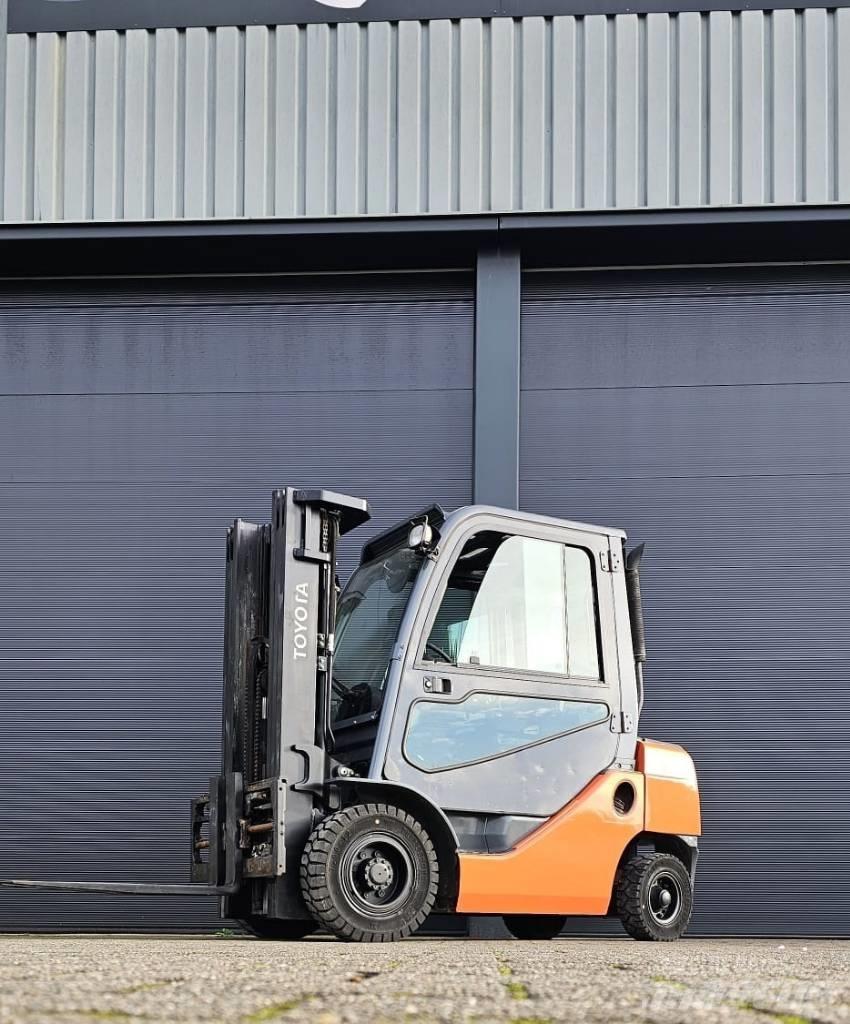 Toyota 02-8FDF25 Propan trucker