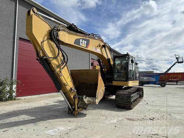 CAT 335FL Beltegraver
