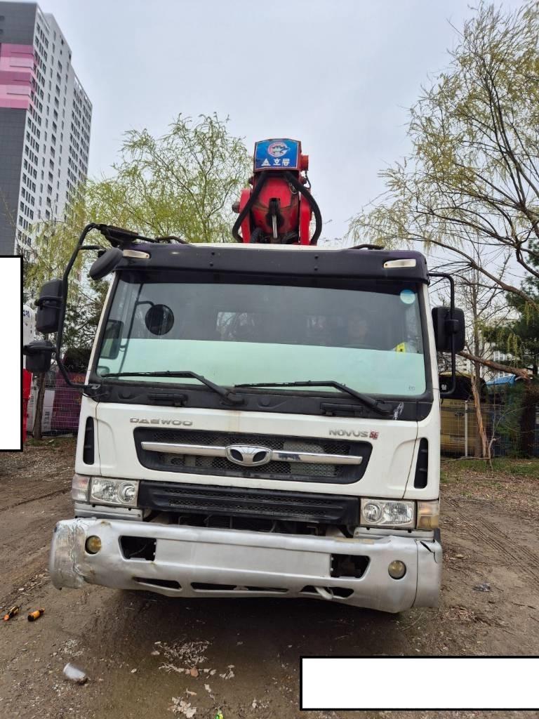 Horyong SKY450 Bilmontert lift
