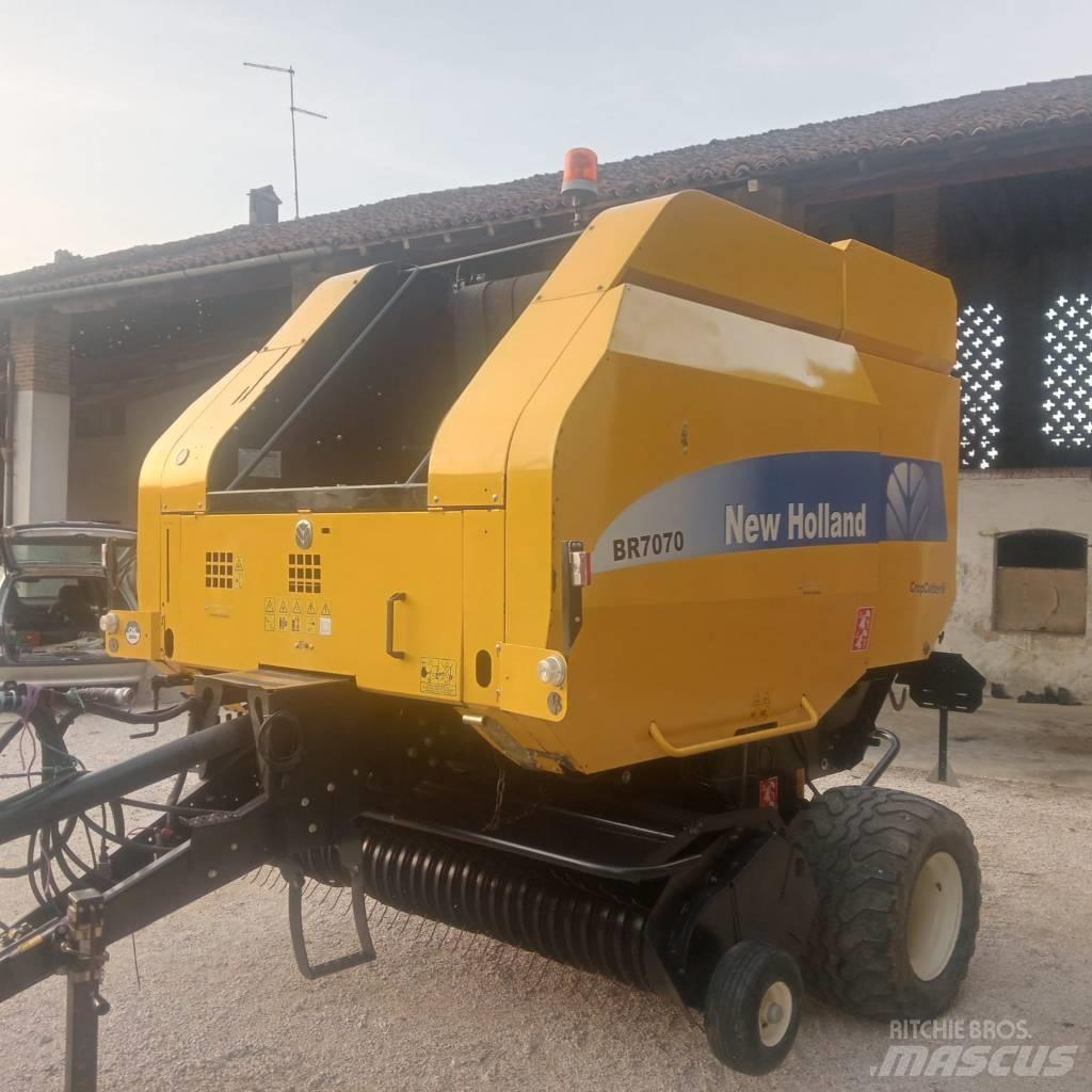New Holland BR 7070 Rundballepresser