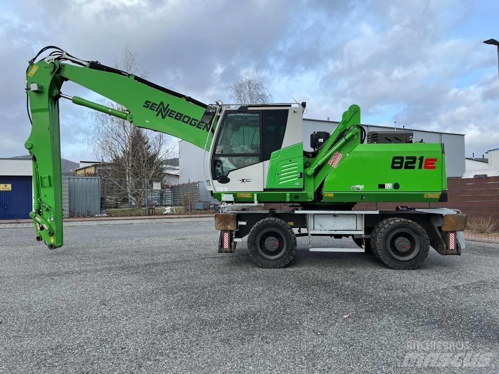 Sennebogen 821 Gravemaskiner for avfallshåndtering