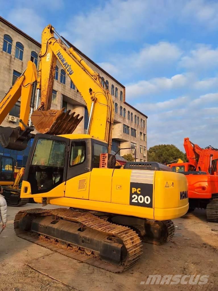 Komatsu PC 200-7 Beltegraver