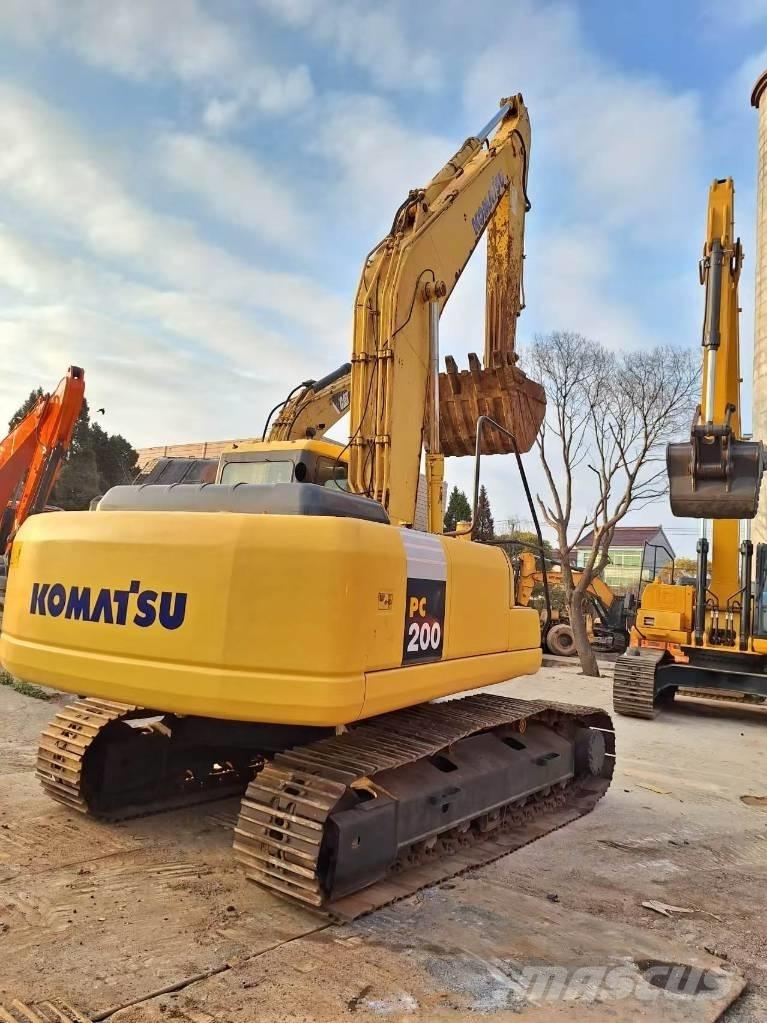 Komatsu PC 200-7 Beltegraver