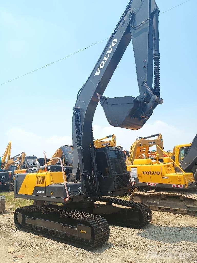Volvo EC 240 Beltegraver