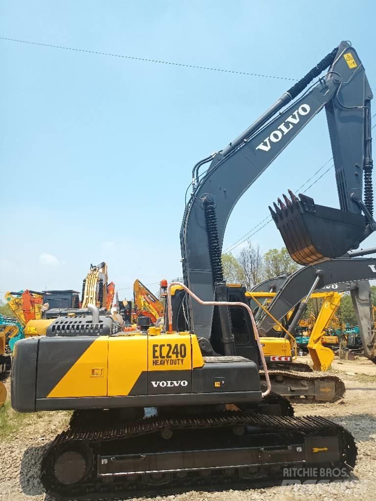 Volvo EC 240 Beltegraver