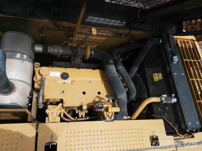 CAT 323 D L Beltegraver