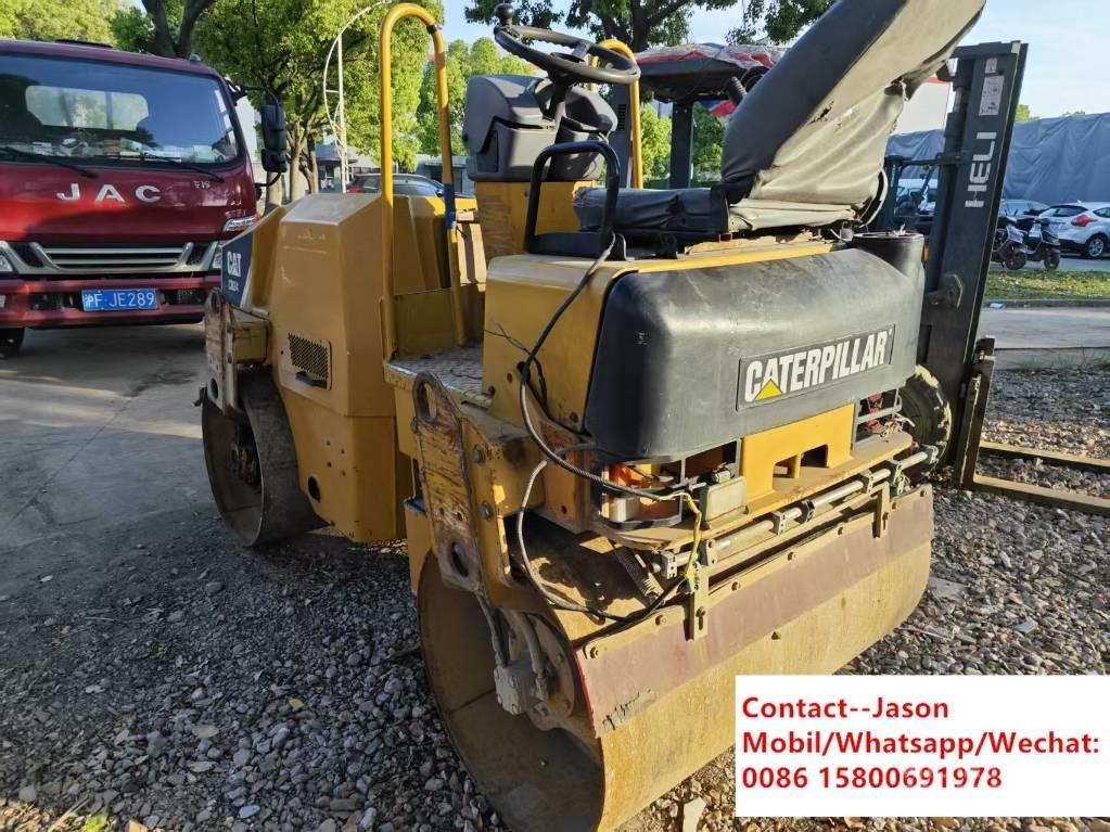 CAT CB 24 Tandem Valser