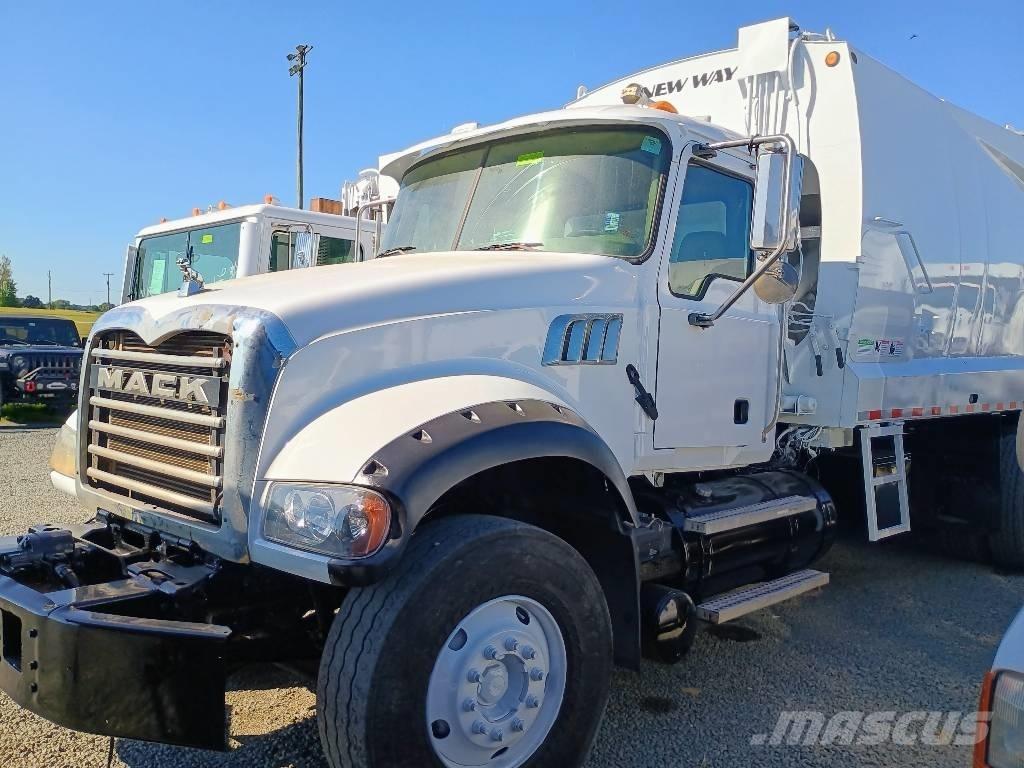 Mack GU 713 Renovasjonsbil