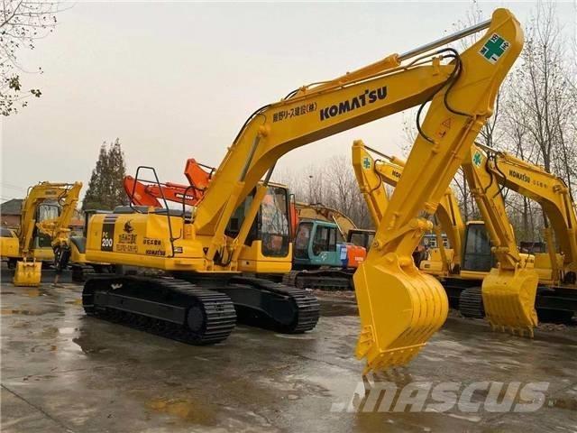 Komatsu PC200-7 Beltegraver