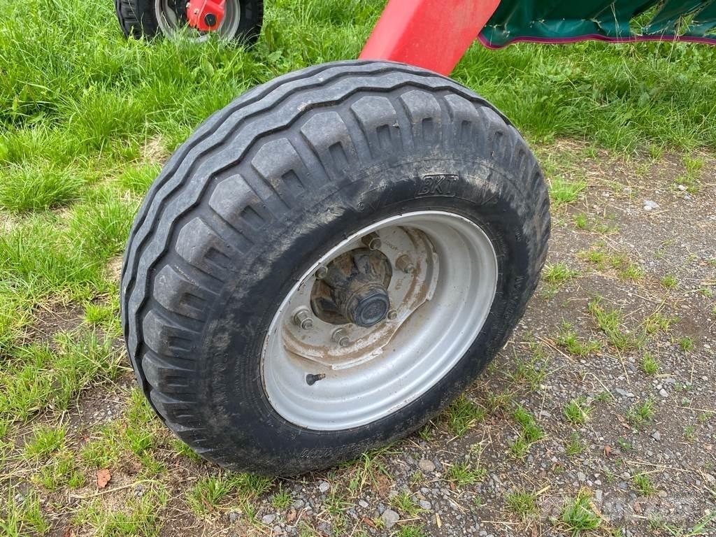 Kverneland 9476C Svanser