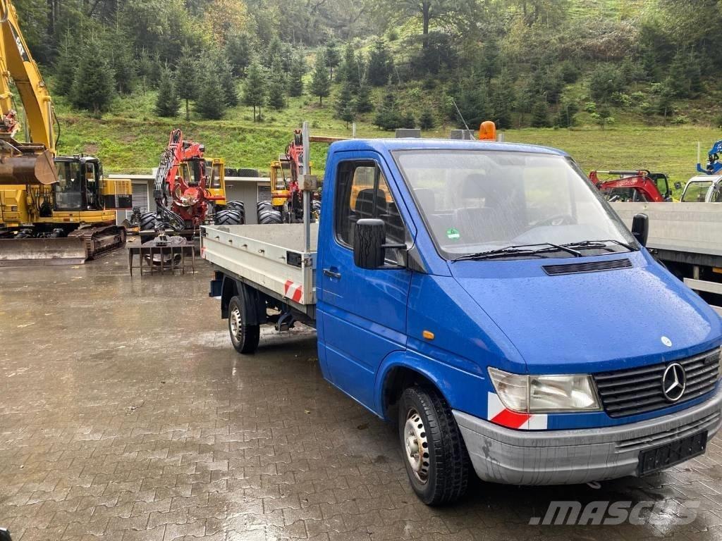 Mercedes-Benz 208 D Planbiler